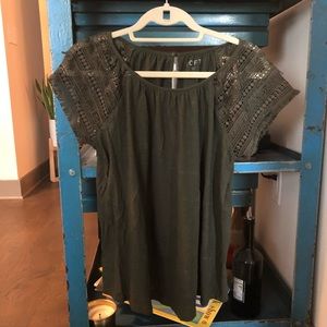 Loft T-Shirt with eyelet sleeves